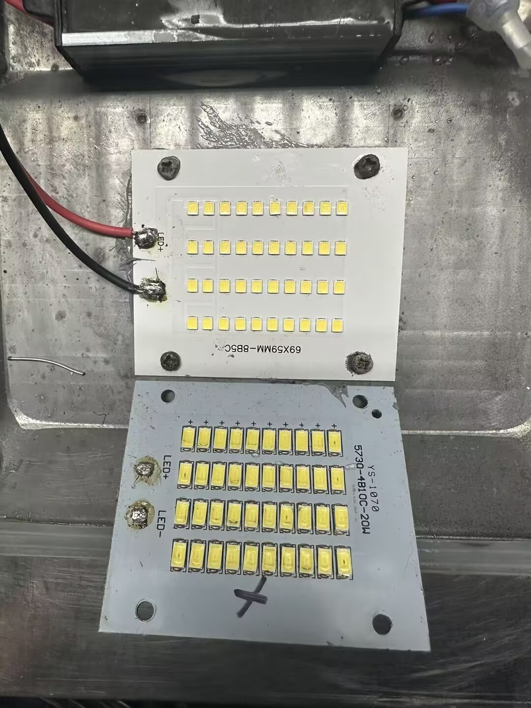 trường hợp công ty mới nhất về Dịch vụ Tùy chỉnh Một Điểm Dừng của Sunshineopto—— Việt Nam: Đèn Pha