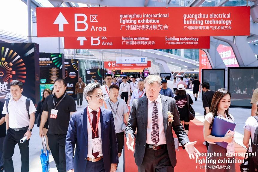 Blog công ty mới nhất về 2025 Triển lãm chiếu sáng quốc tế Quảng Châu ((GILE) - Đánh giá ngành công nghiệp chiếu sáng và LED
